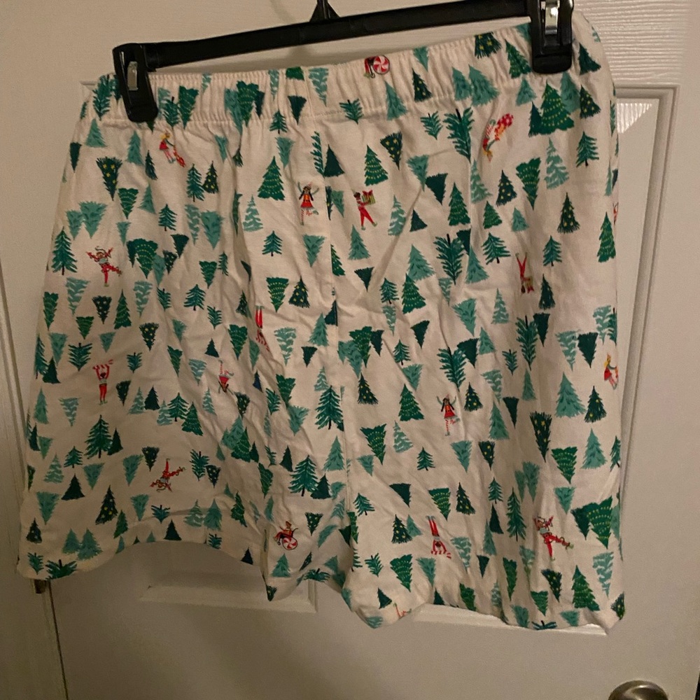4X Old Navy Flannel White Shorts with Green and Red Print